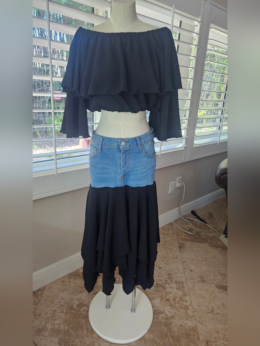 OOPS Top And Skirt Set Black L